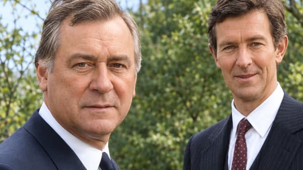George Baker as Wexford and Christopher Ravenscroft as Burden.