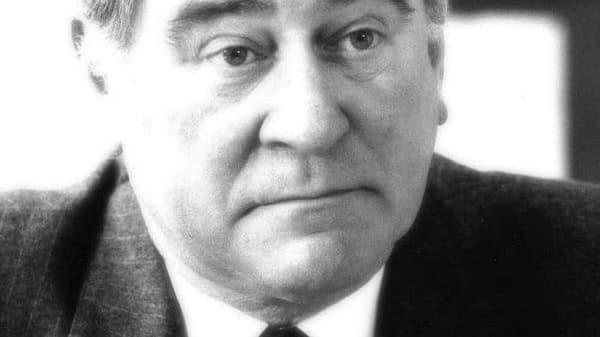 George Baker as Wexford